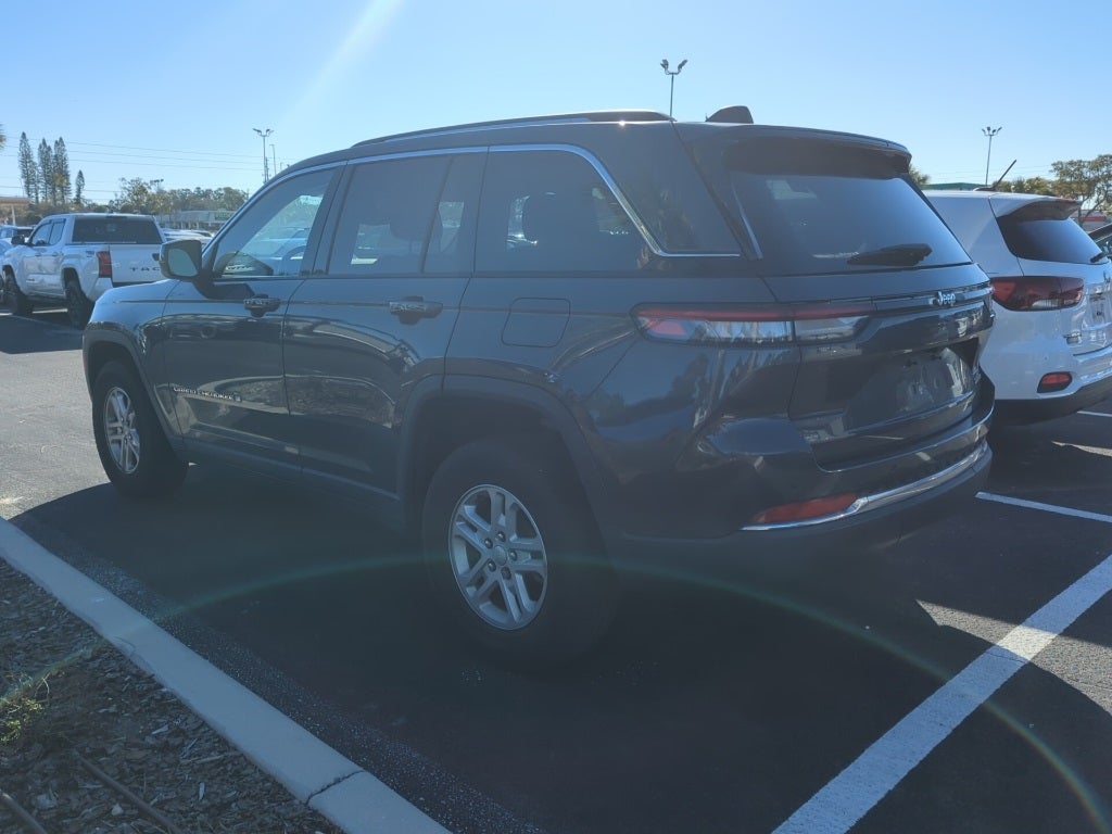 2022 Jeep Grand Cherokee Laredo