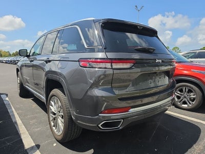 2022 Jeep Grand Cherokee Summit
