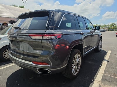 2022 Jeep Grand Cherokee Summit