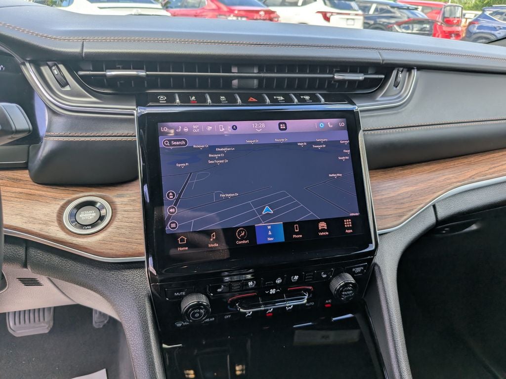 2022 Jeep Grand Cherokee Summit