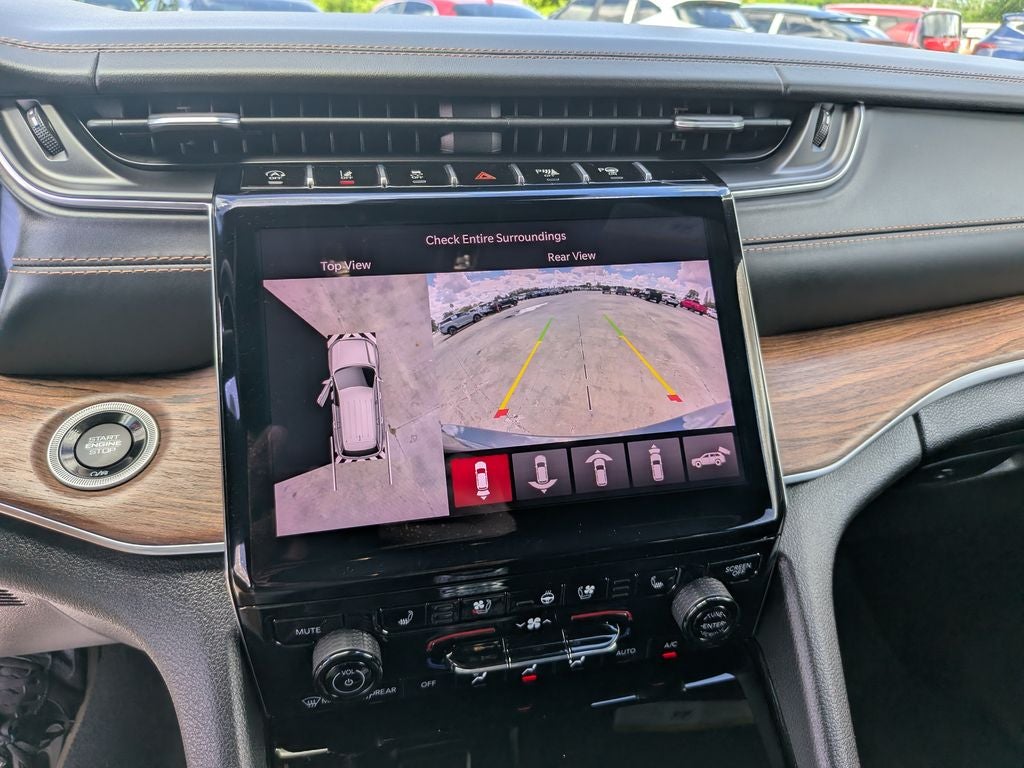 2022 Jeep Grand Cherokee Summit