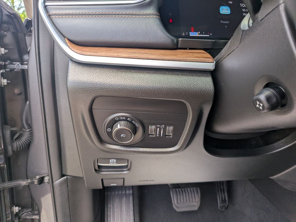 2022 Jeep Grand Cherokee Summit