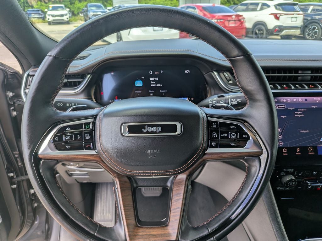 2022 Jeep Grand Cherokee Summit