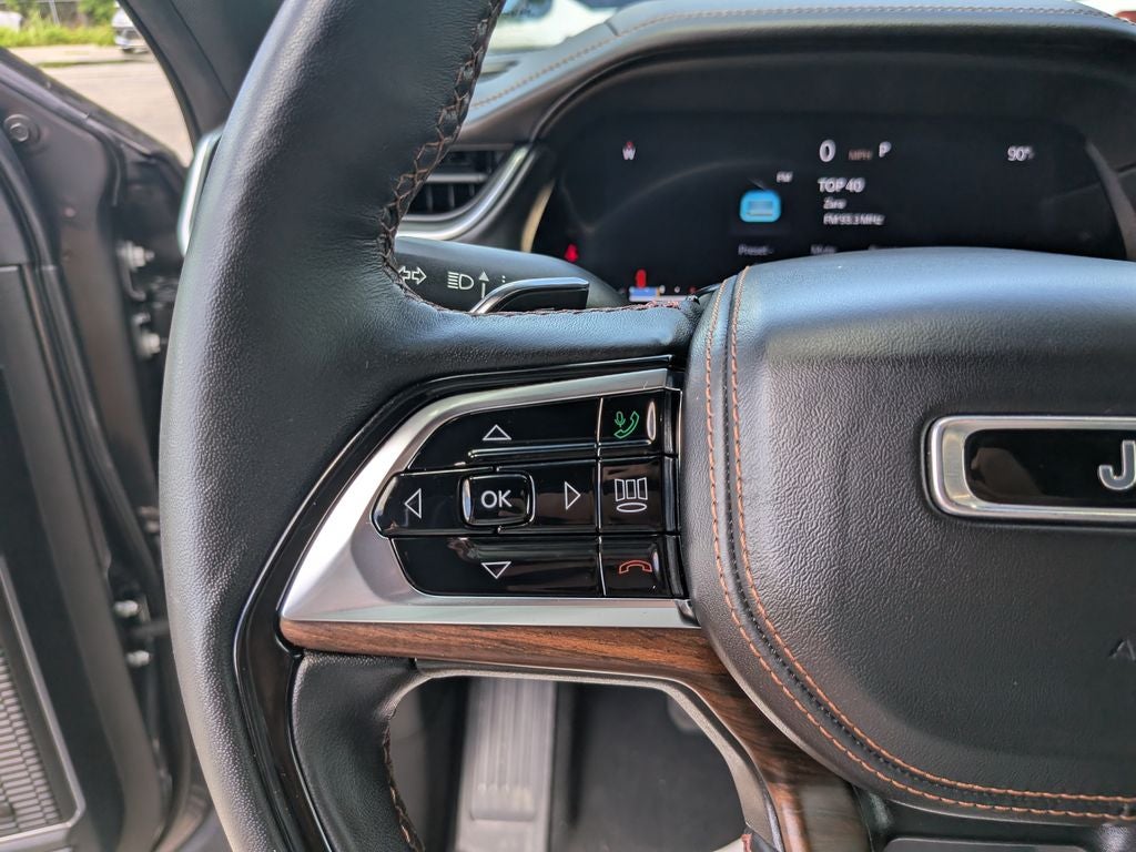 2022 Jeep Grand Cherokee Summit