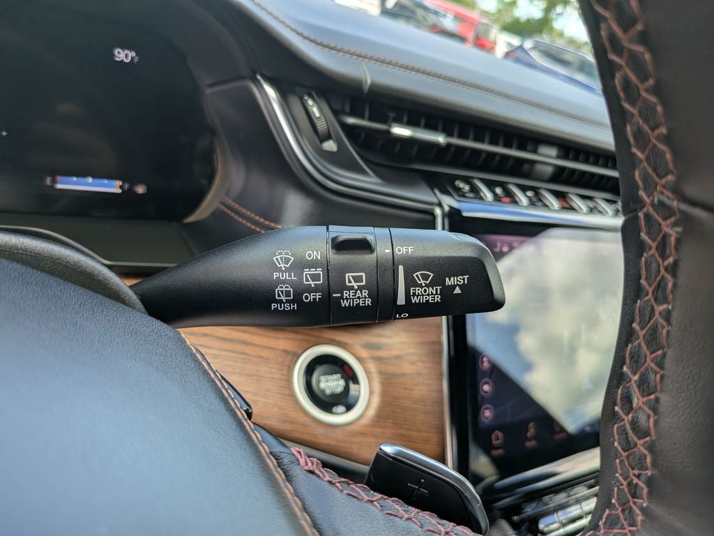 2022 Jeep Grand Cherokee Summit