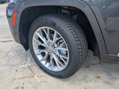 2022 Jeep Grand Cherokee Summit