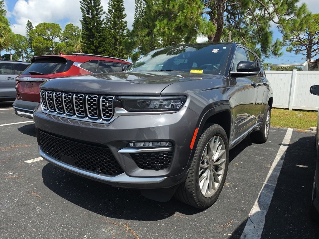 2022 Jeep Grand Cherokee Summit
