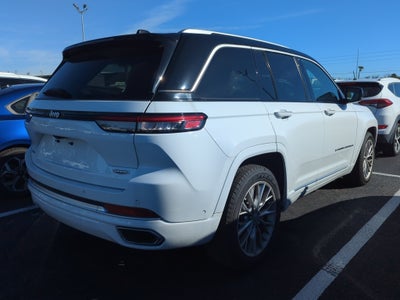 2022 Jeep Grand Cherokee Summit