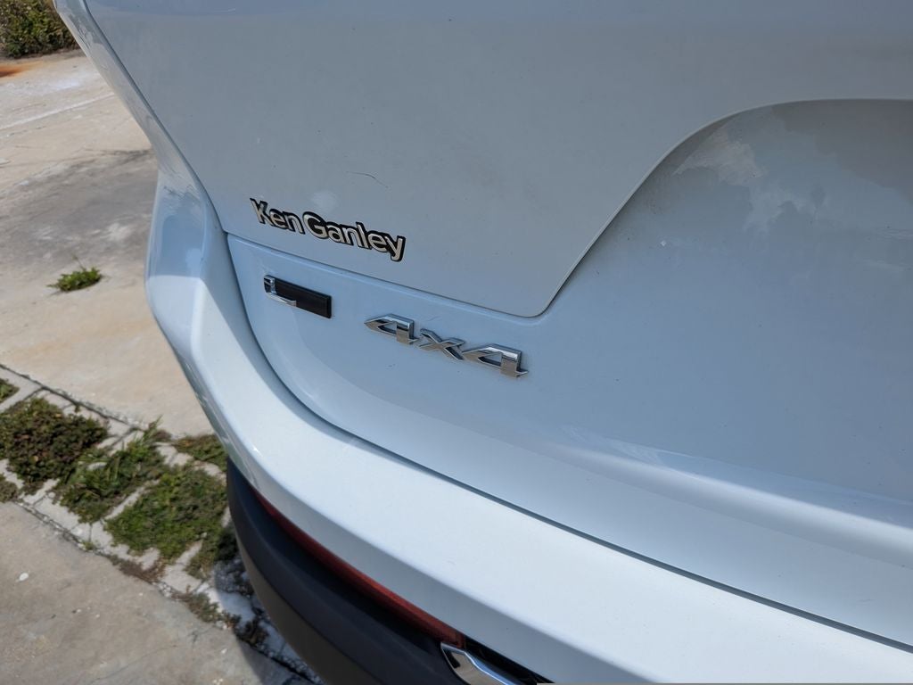 2022 Jeep Grand Cherokee L Laredo
