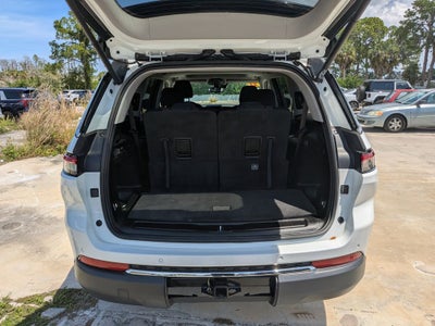 2022 Jeep Grand Cherokee L Laredo