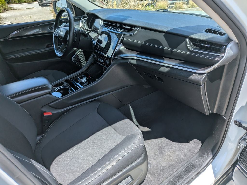 2022 Jeep Grand Cherokee L Laredo