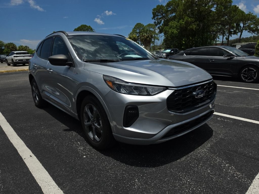 2023 Ford Escape Hybrid ST-Line