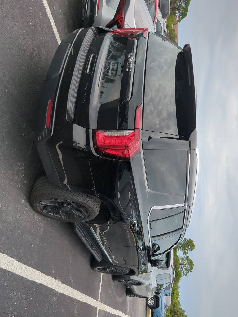 2022 GMC Yukon SLT