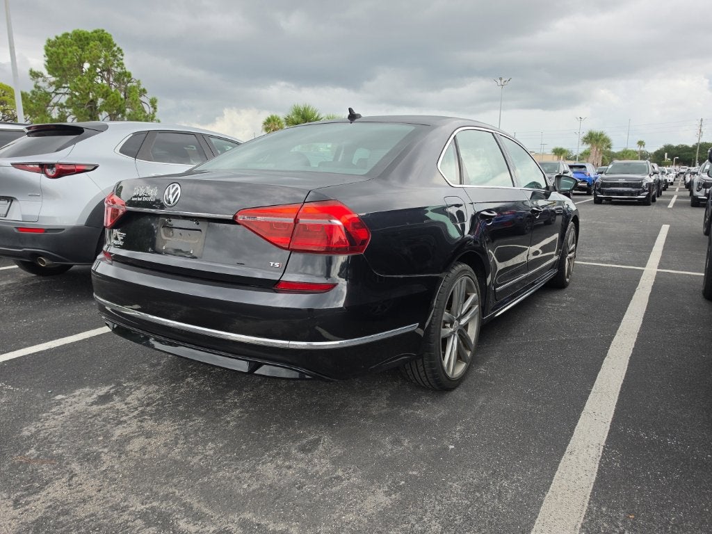 2017 Volkswagen Passat 1.8T R-Line