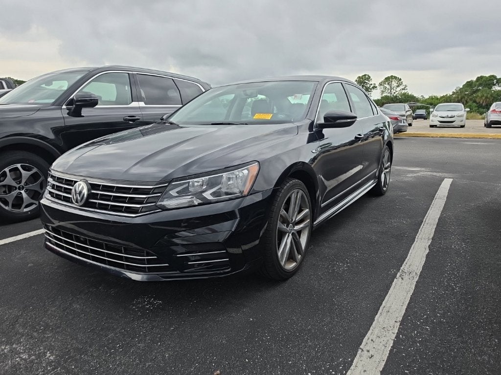 2017 Volkswagen Passat 1.8T R-Line