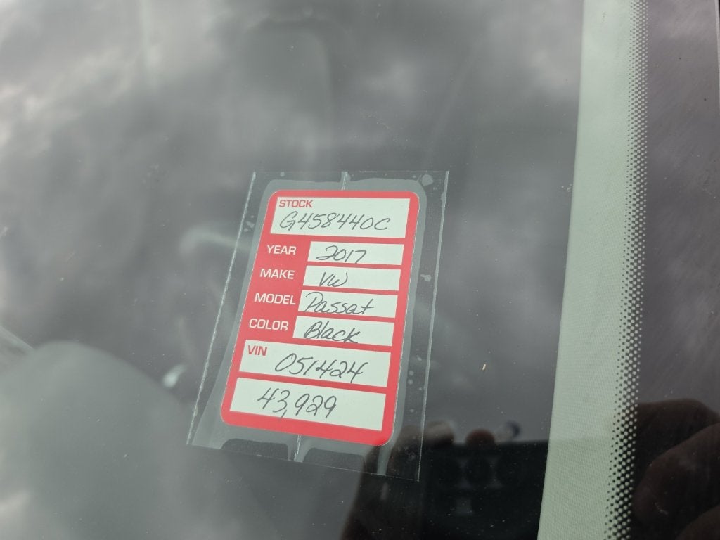 2017 Volkswagen Passat 1.8T R-Line