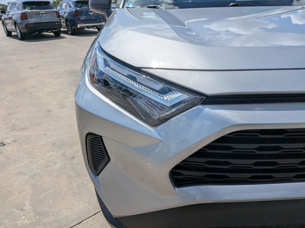 2025 Toyota RAV4 LE