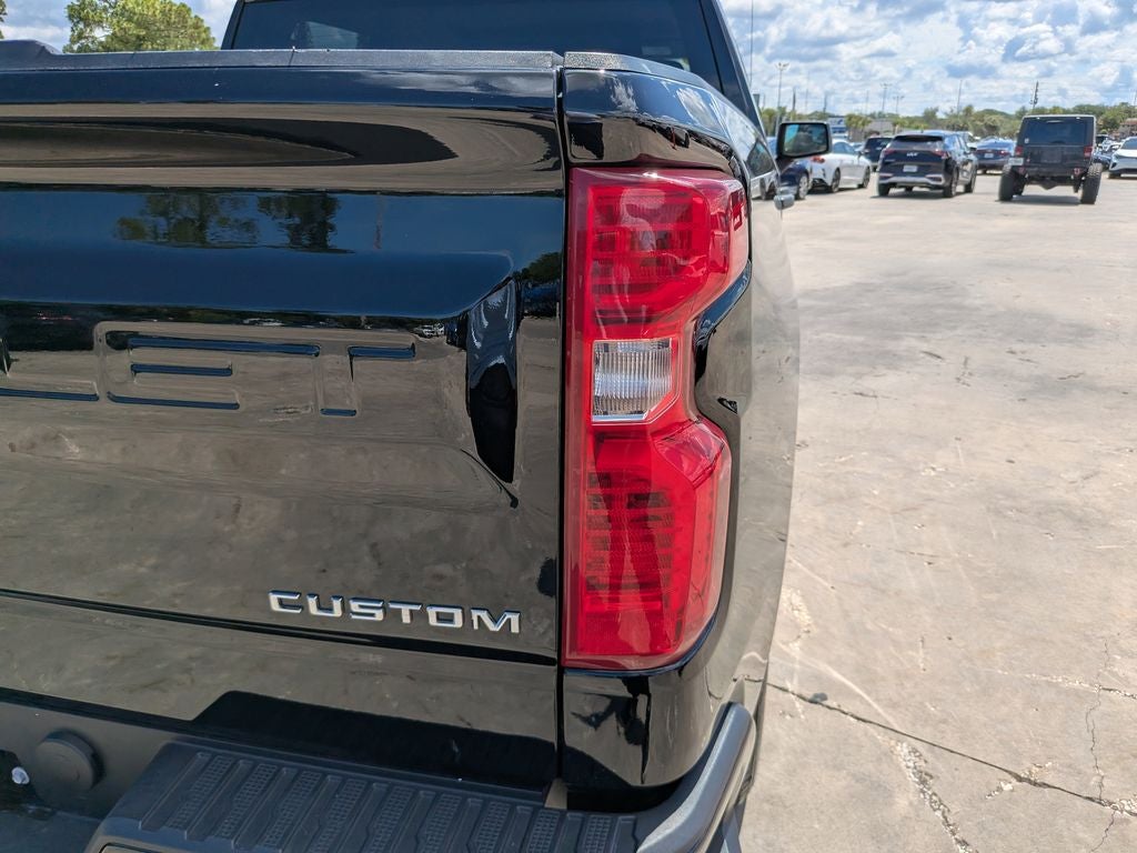 2025 Chevrolet Silverado 1500 Custom