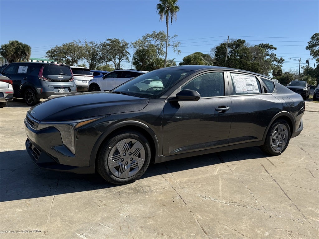 2025 Kia K4 LXS