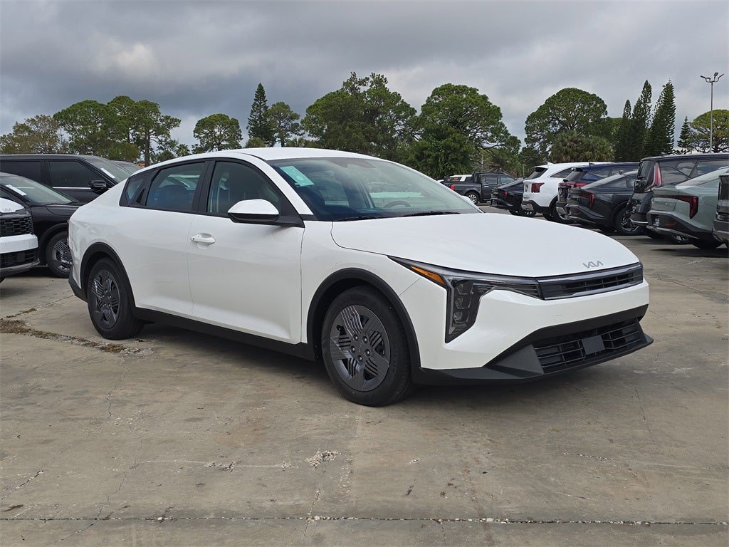 2025 Kia K4 LX