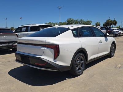 2026 Kia K4 LXS