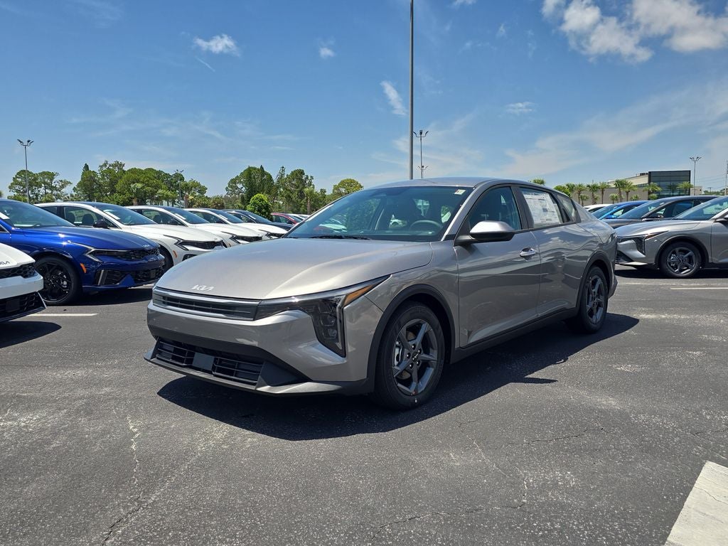 2026 Kia K4 LXS