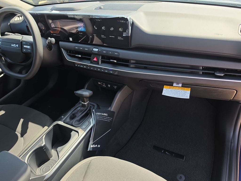 2026 Kia K4 LXS