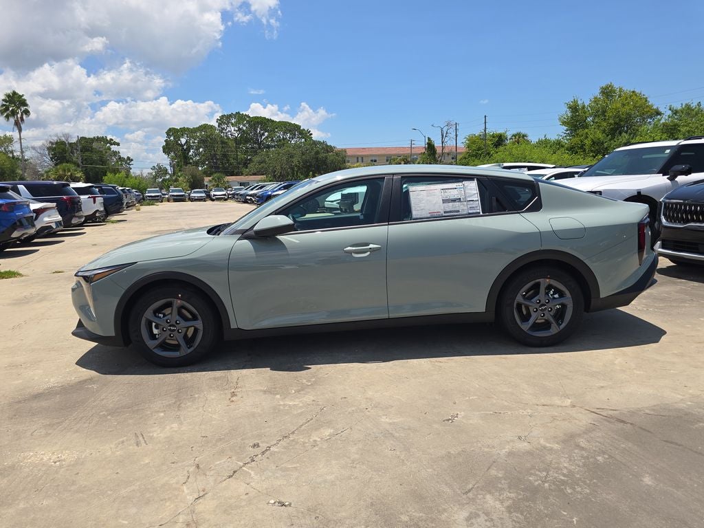 2026 Kia K4 LXS
