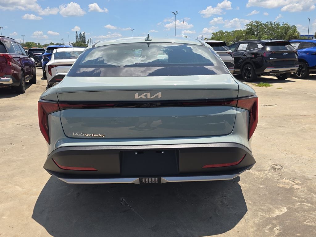2026 Kia K4 LXS