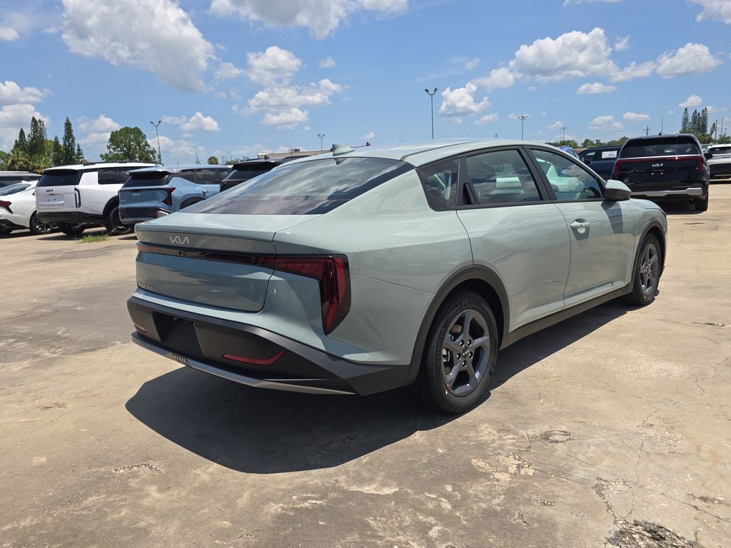 2026 Kia K4 LXS