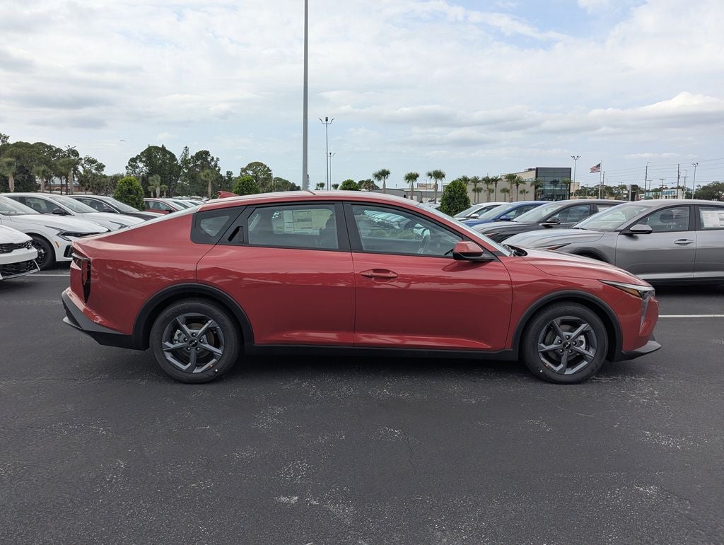 2026 Kia K4 LXS