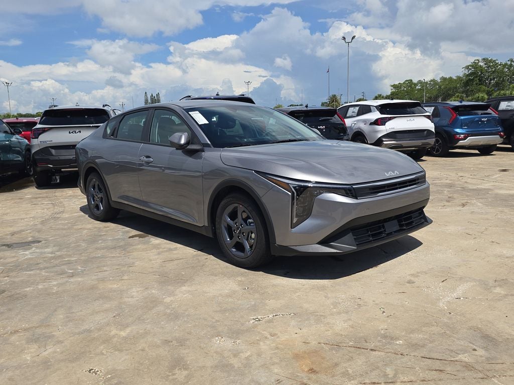 2026 Kia K4 LXS