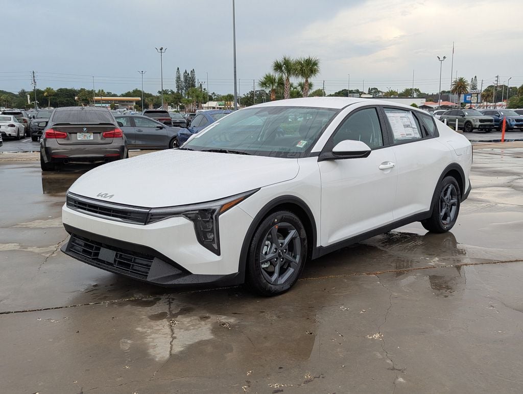 2026 Kia K4 LXS