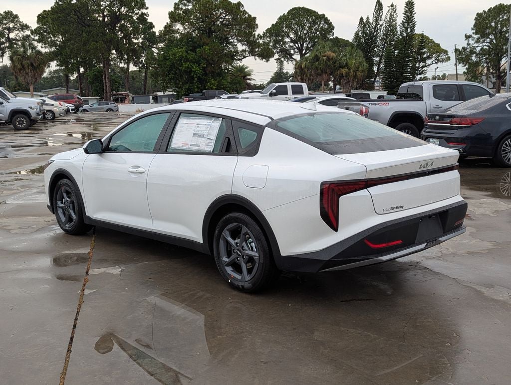 2026 Kia K4 LXS