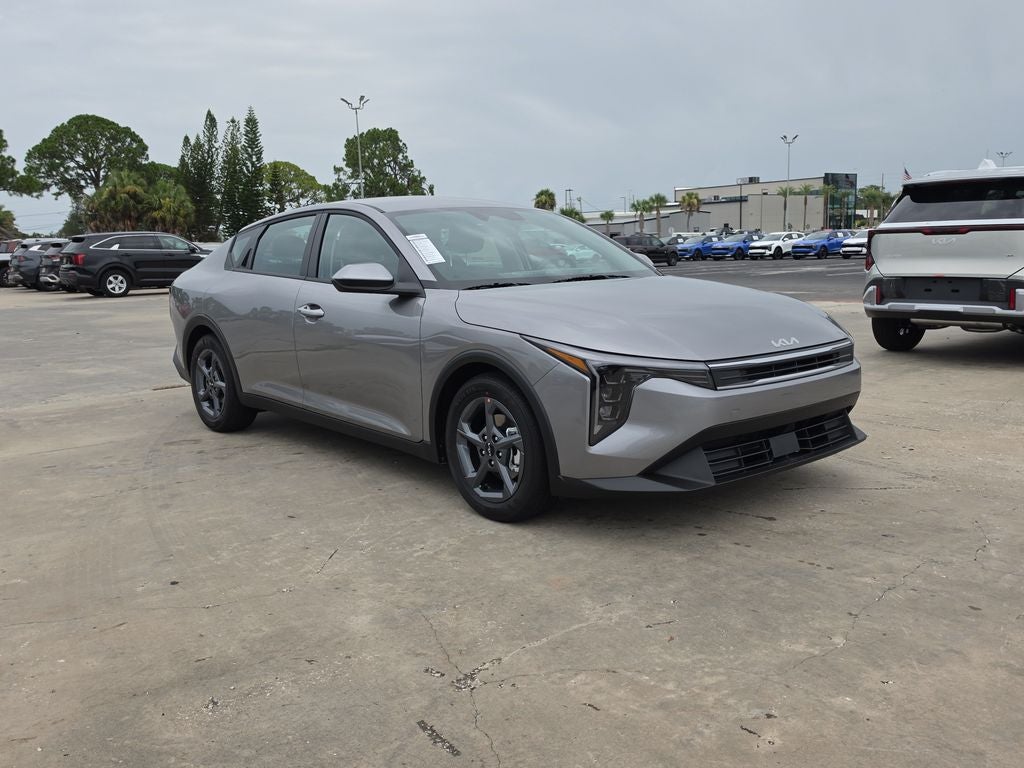 2026 Kia K4 LXS