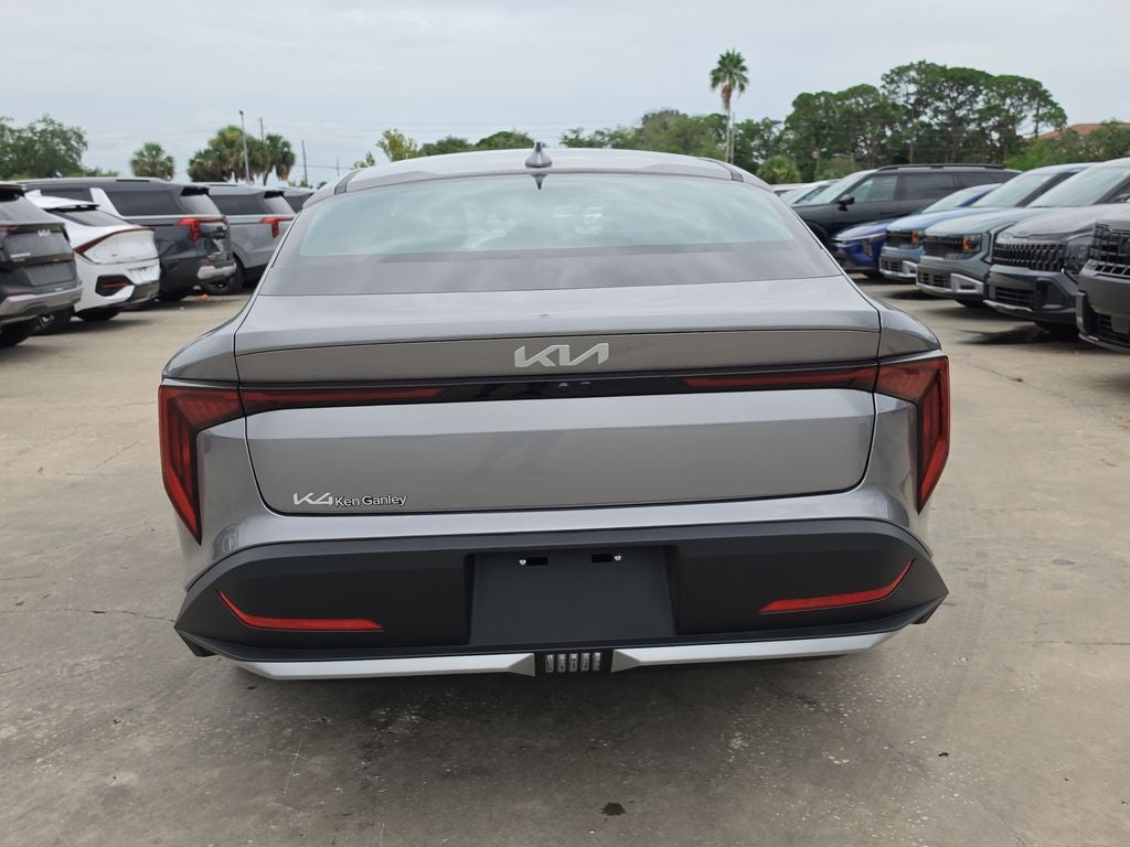 2026 Kia K4 LXS