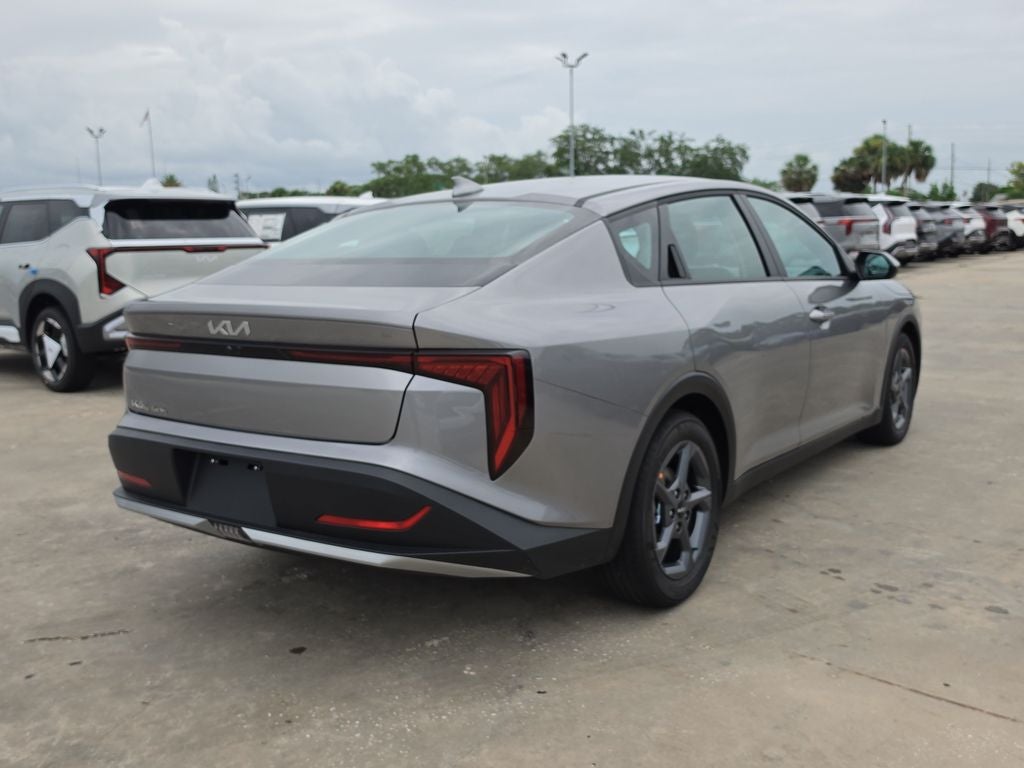 2026 Kia K4 LXS