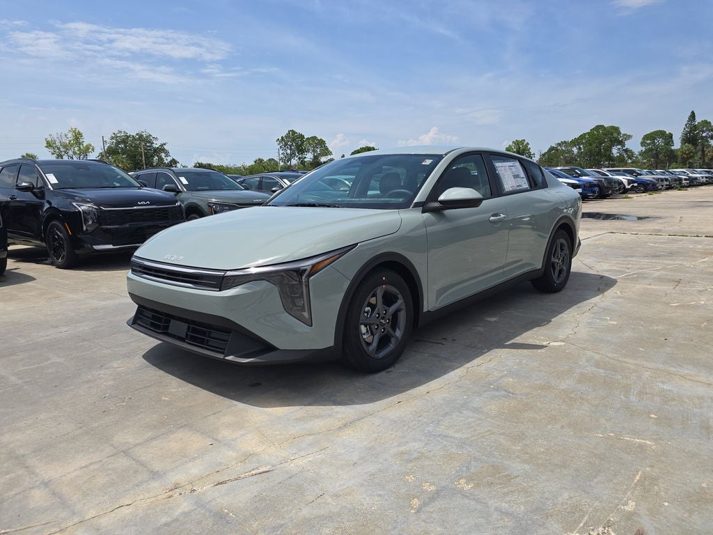 2026 Kia K4 LXS