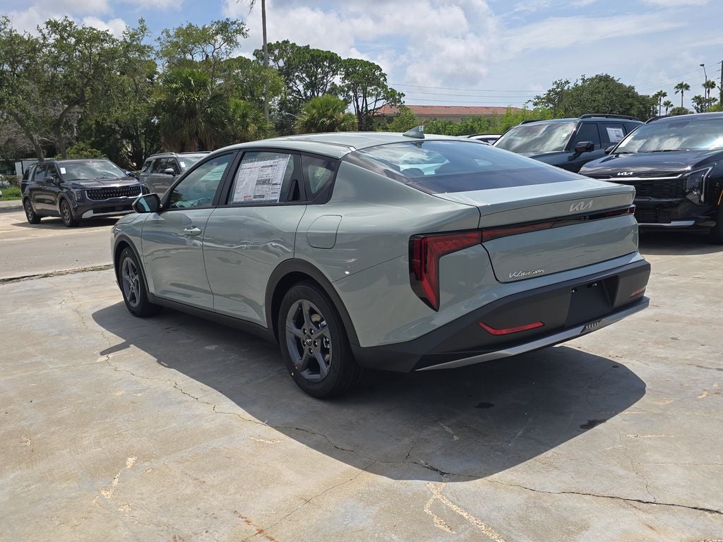 2026 Kia K4 LXS