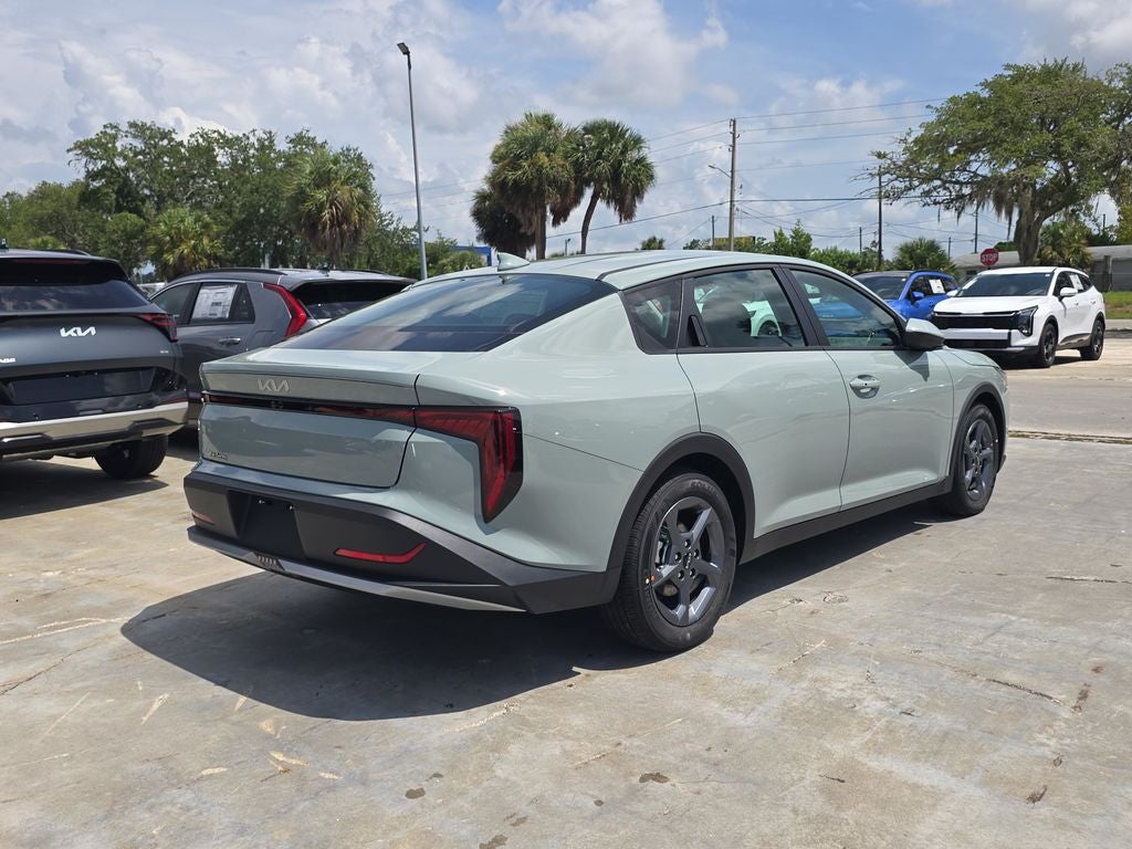 2026 Kia K4 LXS