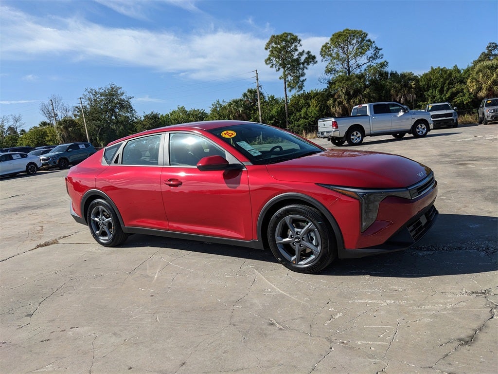 2025 Kia K4 LXS