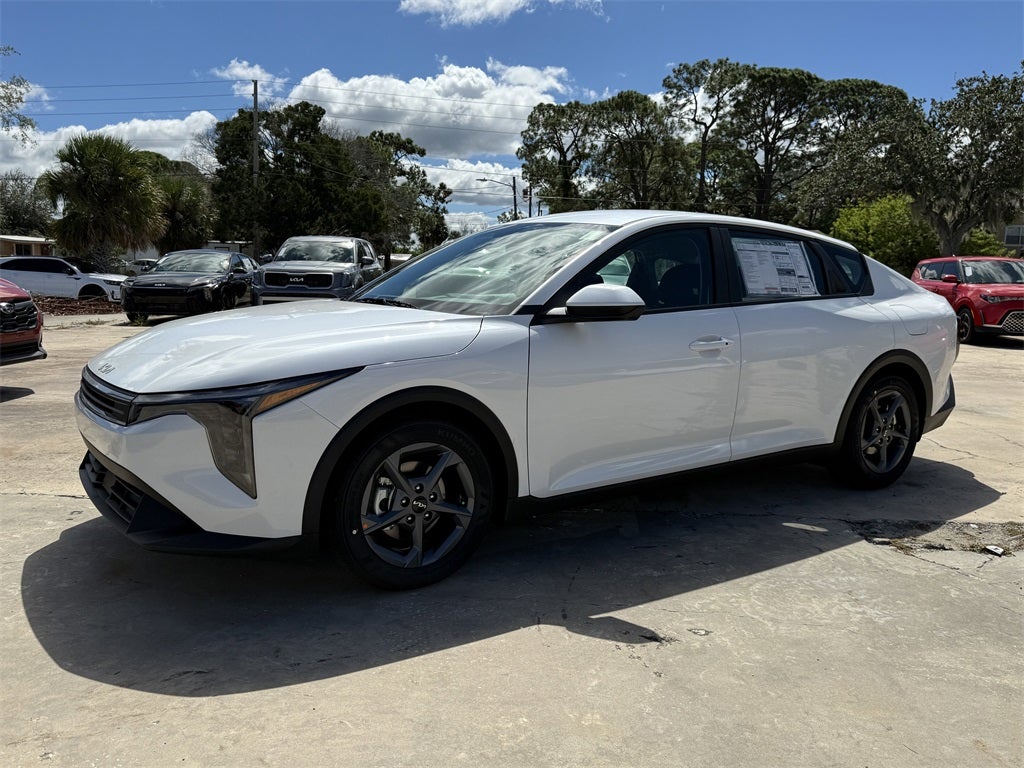 2025 Kia K4 LXS