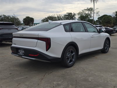 2025 Kia K4 LXS