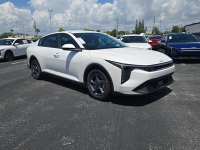 2026 Kia K4 LXS