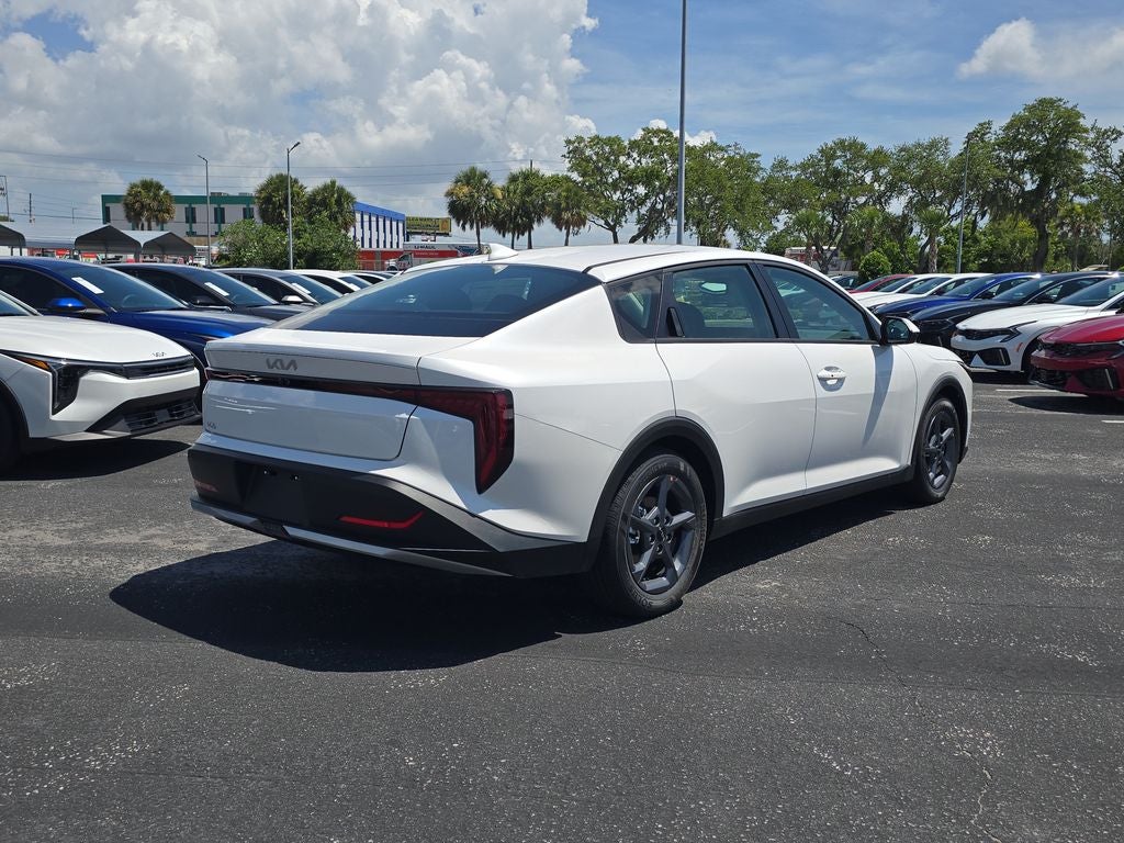 2026 Kia K4 LXS