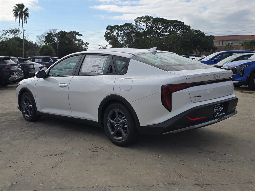 2025 Kia K4 LXS