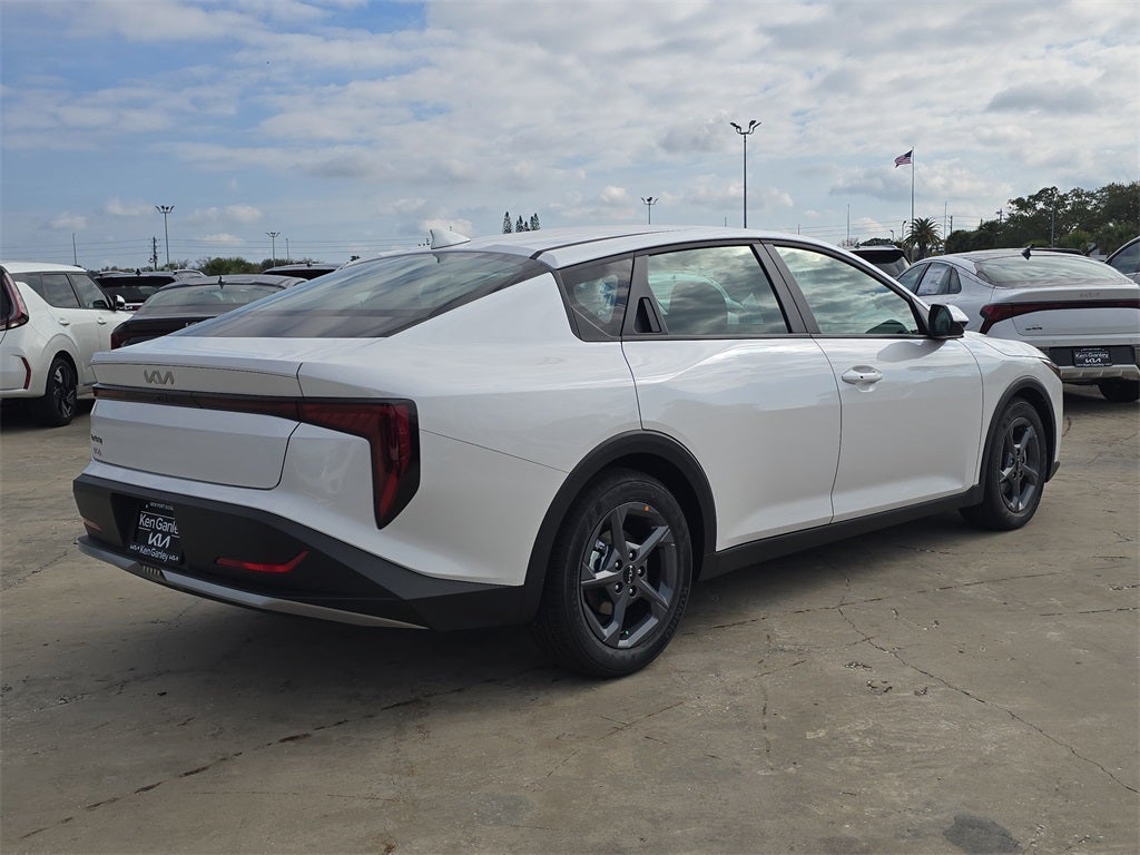 2025 Kia K4 LXS
