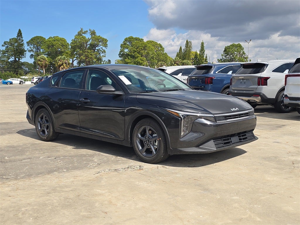 2026 Kia K4 LXS