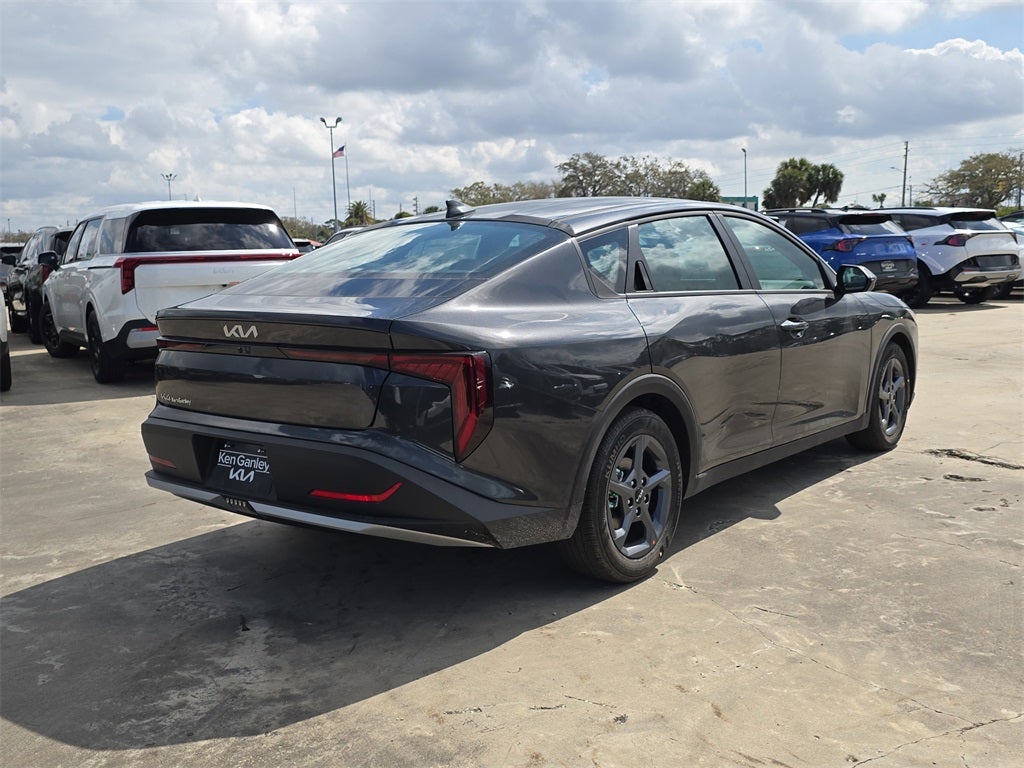 2026 Kia K4 LXS