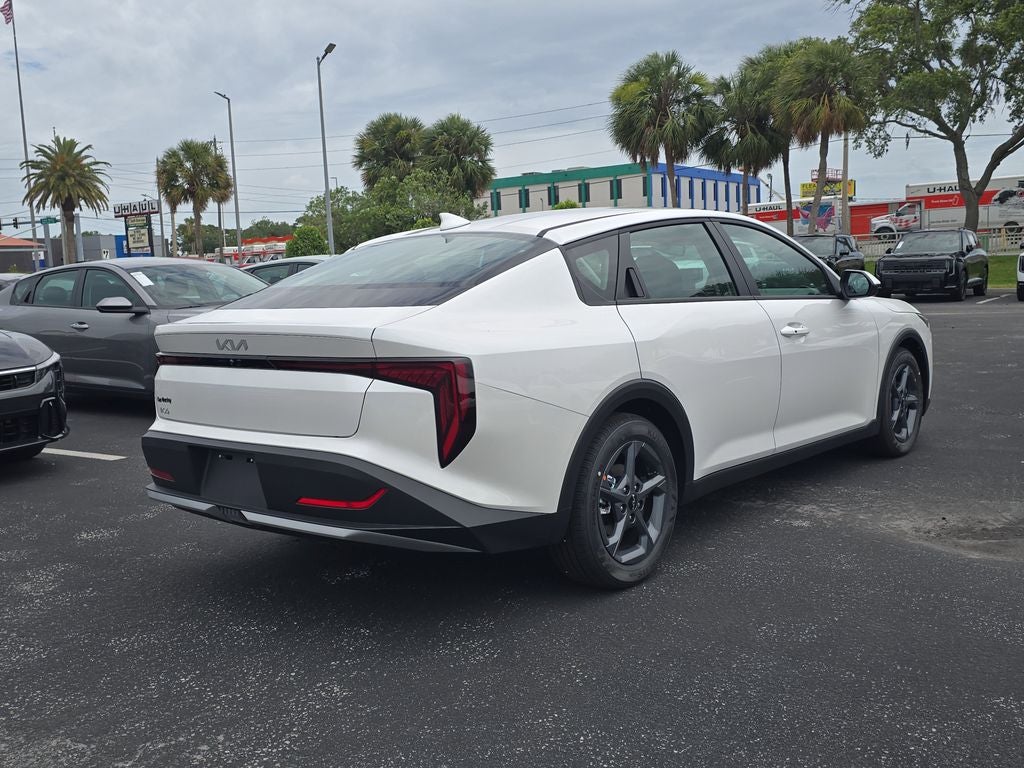 2026 Kia K4 LXS